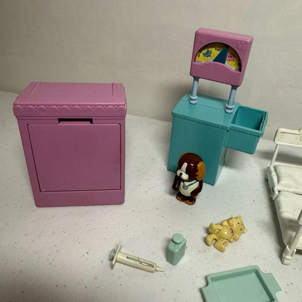 Vintage 1993 Kenner Littlest Pet Shop‎ Care Center Vet Hospital LPS VTG Set Lot